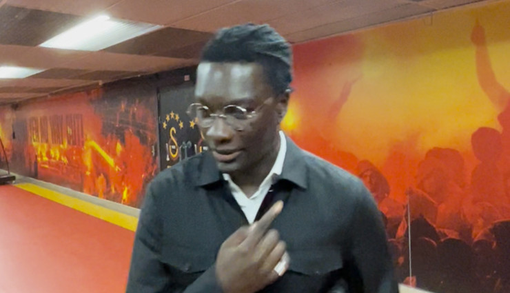 Gomis Galatasaray'ın kazandığı maça geldi