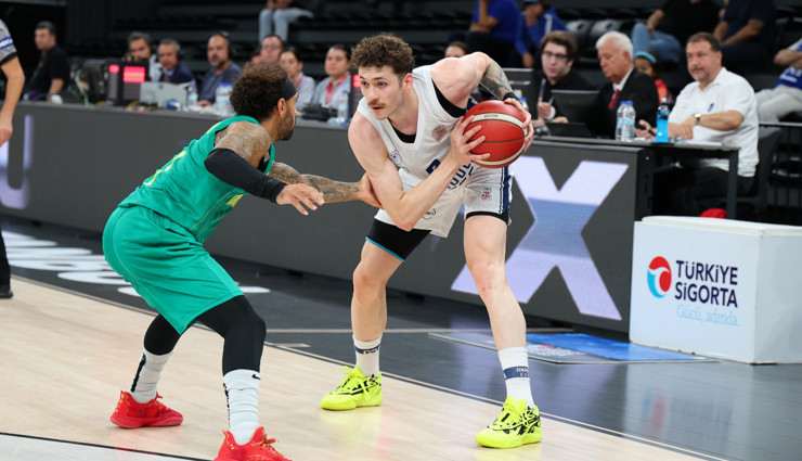 Anadolu Efes, sezonu galibiyetle açtı