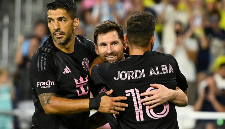 Messi'den 3 yıllık imza! 41 yaşına kadar sahada