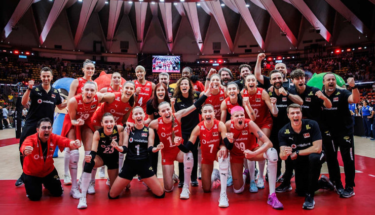 Filenin Sultanları ve Filenin Efeleri'nin Avrupa şampiyonalarındaki maç programı açıklandı