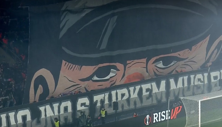 Viktoria Plzen taraftarından tepki çeken pankart