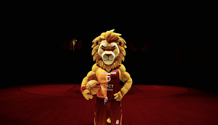 Galatasaray yeni maskotu Leo'yu tanıttı