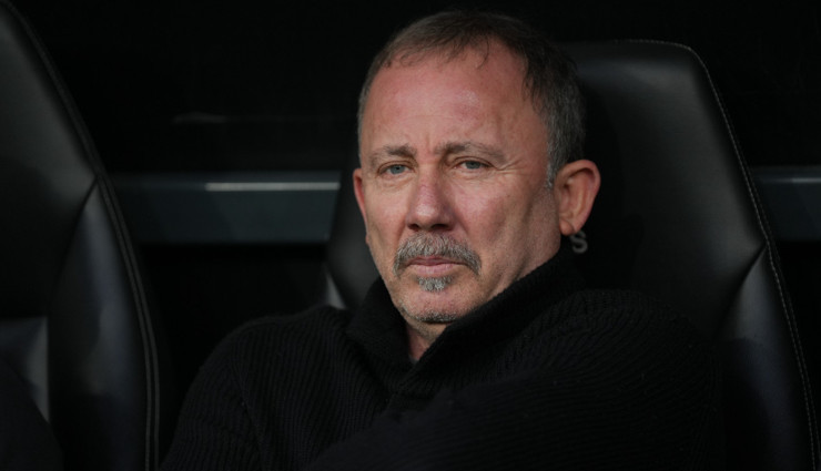 Sergen Yalçın çıldırdı: Önce öne geçiyoruz sonra gidip maçı veriyoruz