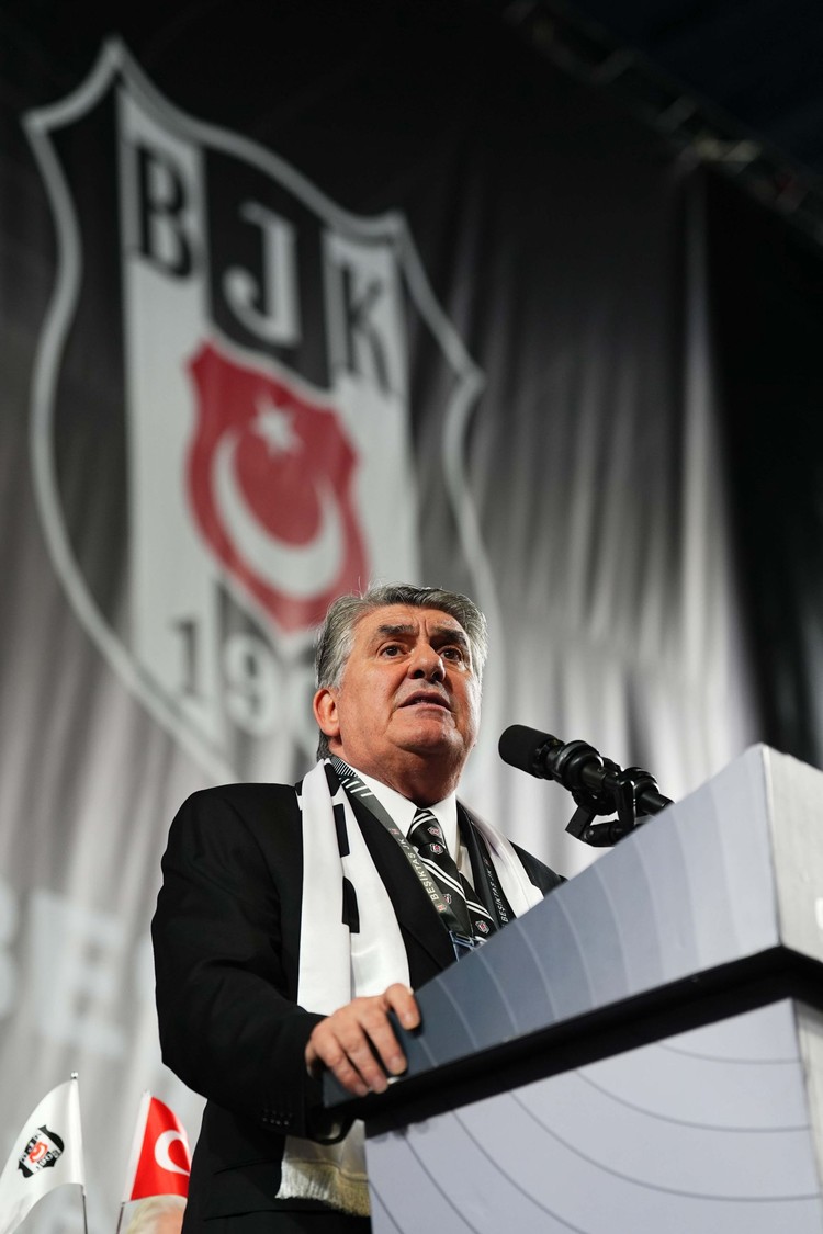 "EZELİ RAKİPLERİMİZ BÖYLE KADROLAR KURARKEN BİZ..."
