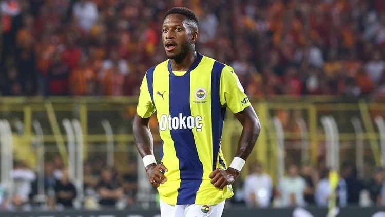Fenerbahçe'de 4 futbolcu kart sınırında