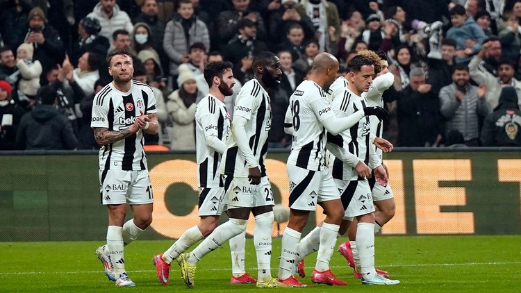 5 futbolcu sınırda