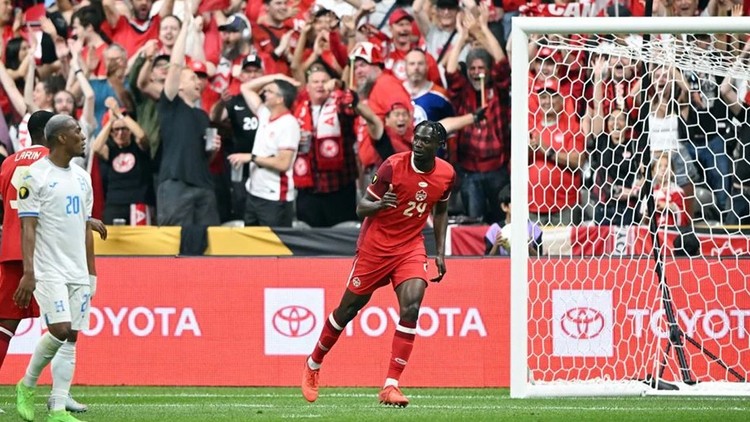 Galatasaray'a Kanadalı forvet!