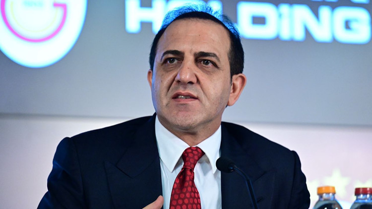 "HİÇBİR FUTBOLCUNUN VAZGEÇEMEYECEĞİ RAKAMLARDAN VAZGEÇTİ"
