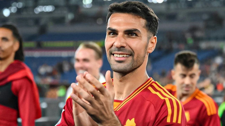 Galatasaray Zeki Çelik'i gündemine aldı!