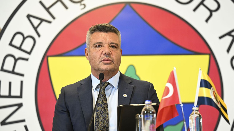 "SAYIN AZİZ YILDIRIM LÜTFEN KULÜBE GELİN"