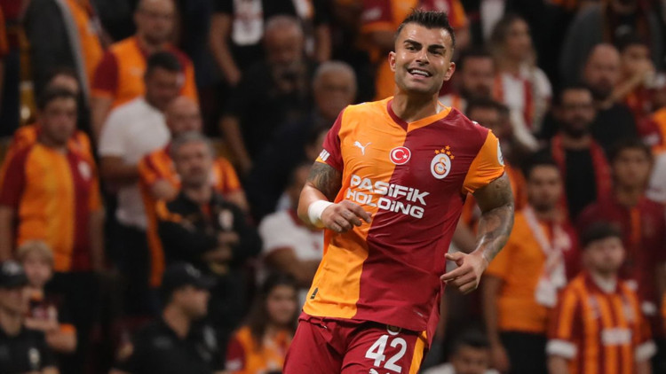 "MAÇ OYNADIKÇA AÇILIYORUM"