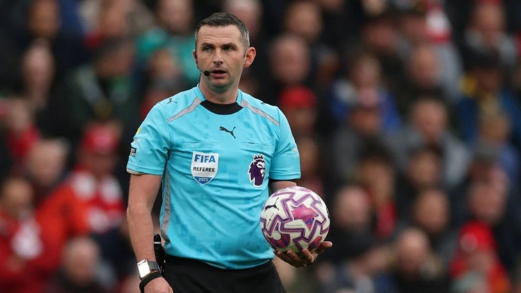Michael Oliver düdük çalacak