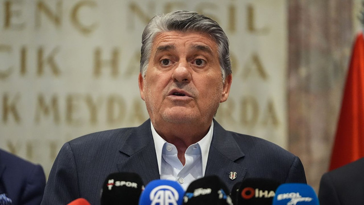 "RAFA SILVA'NIN İKİ SEÇENEĞİ VAR"