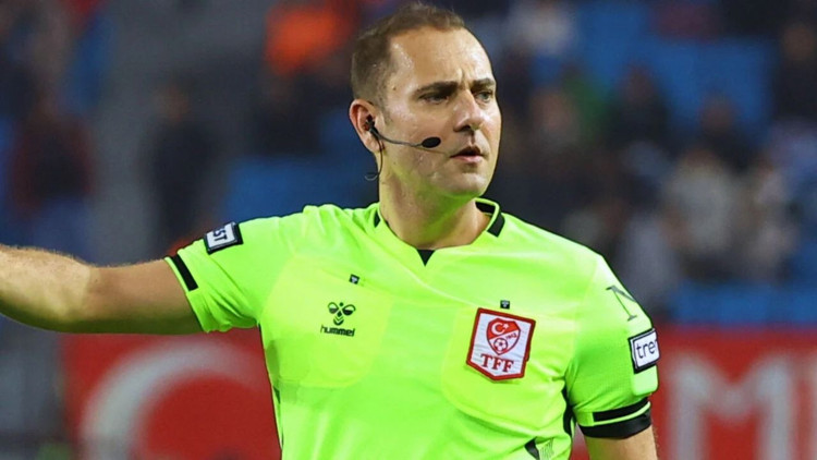 Çağdaş Altay düdük çalacak