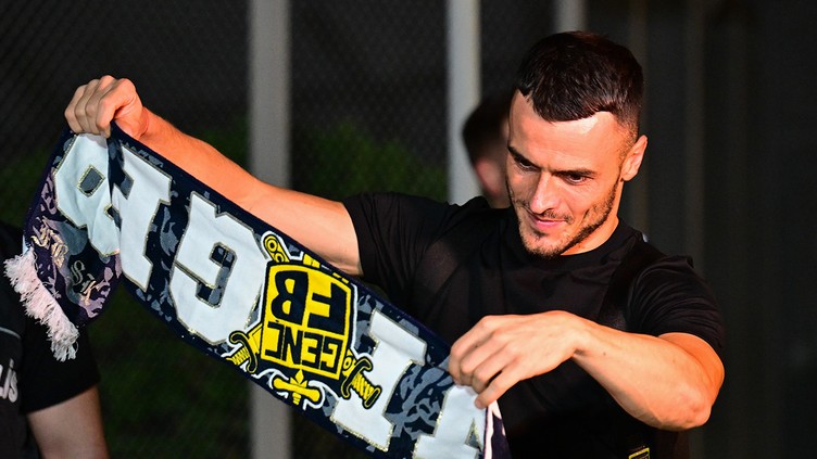 Filip Kostic'in Fenerbahçe'ye transferinde Mourinho etkisi! Görüşme sonrası menajerine talimat verdi - Resim : 5