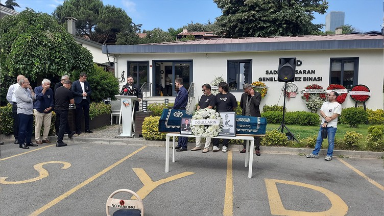 Sabri Ugan törenle son yolculuğuna uğurlandı - Resim : 2