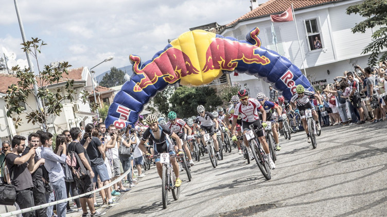 Gemiye yetişemeyenlerin eleneceği Red Bull Geç Kalma bisiklet yarışı 5 Ekim'de Adalar'da düzenlenecek - Resim : 1