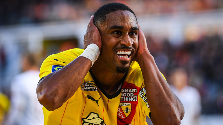 Fatih Tekke sıfır bonservisli kanat forvet buldu! 12 maçta 5 gol 2 asisti var - Resim : 1