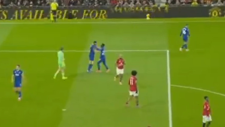 Premier Lig'de ilginç kırmızı kart! Akıllara Marcao - Kerem olayı geldi - Resim : 1