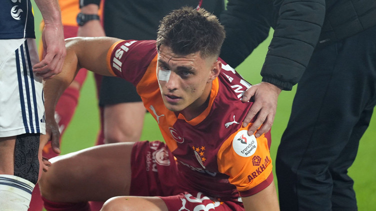 Okan Buruk ve taraftarlardan Kazımcan'a destek! Fenerbahçe derbisi sonrası... - Resim : 1