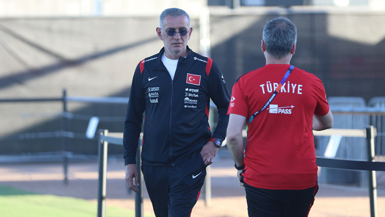 İbrahim Hacıosmanoğlu net bir dille açıkladı! Vincenzo Montella ile devam edecek mi? - Resim : 1