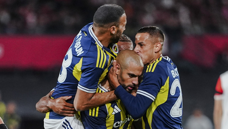 Sofyan Amrabat, Feyenoord karşısında gol sevinci yaşamıştı