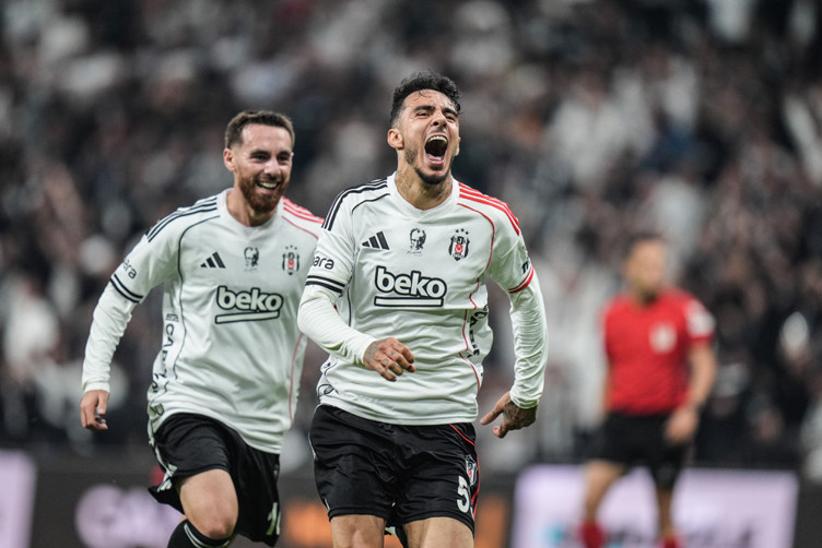 Emirhan Topçu önce Ederson'u avladı sonra Jhon Duran'a 3. golü hediye etti! - Resim : 1