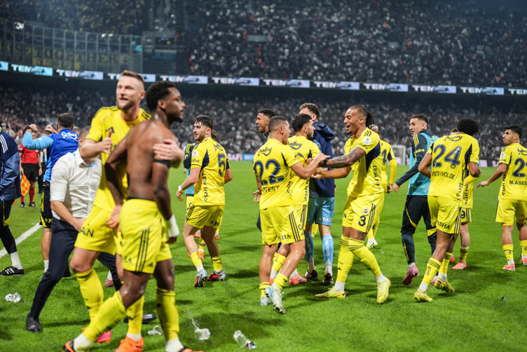 Jhon Duran Süper Lig'de ilk golünü attı: Çok güzel bir gol attım gurur duyuyorum - Resim : 1