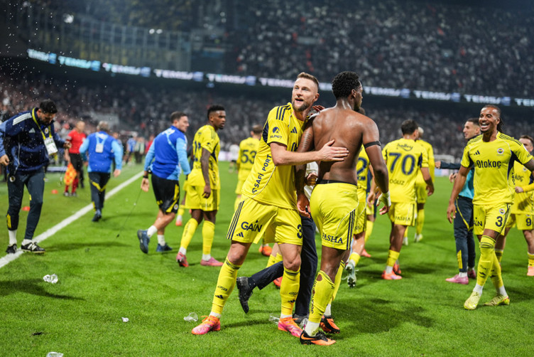 Tedesco 4-4-2'ye dönecek Jhon Duran ve En Nesyri ilk 11'de forma giyecek - Resim : 1