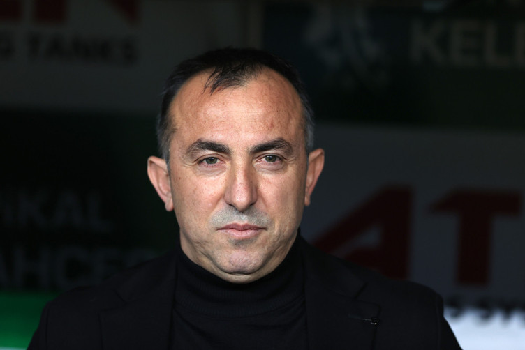 Abdullah Avcı, İsmail Kartal, Emre Belözoğlu derken Ç.Rizespor'un yeni teknik direktörü belli oldu - Resim : 1