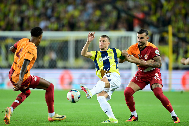 Edin Dzeko'dan itiraf: Fenerbahçe'nin beni takımda tutma şansı vardı kulüp bunu tercih etmedi - Resim : 2