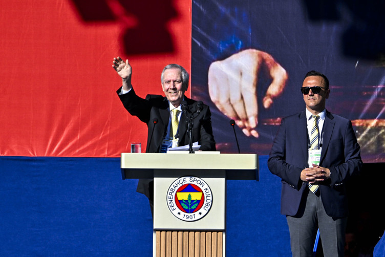 Aziz Yıldırım; Fred, Nelson Semedo, Musaba, Livakovic'le birlikte tam 16 oyuncunun hesabını kesti - Resim : 2