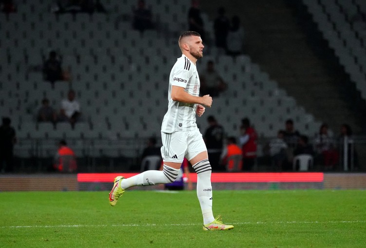 Beşiktaş'tan ayrılan Ante Rebic Getafe'ye imza atıyor... - Resim : 2