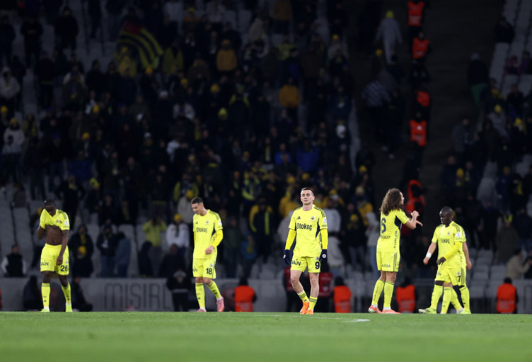 Fenerbahçeli futbolculara küfür, hakaret, tehdit! Maçtan sonra kıyamet kopt - Resim : 2