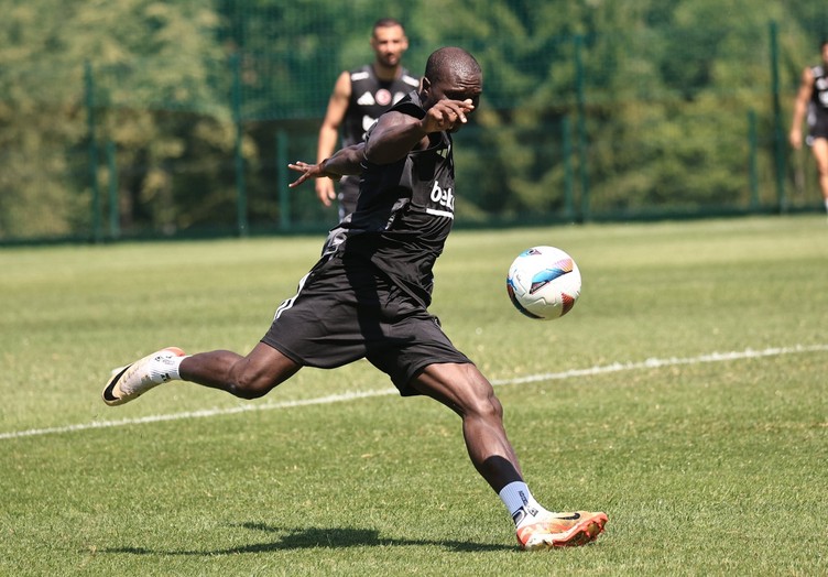 Vincent Aboubakar Fas takımı Wydad Kazablanka'ya transfer oluyor - Resim : 2