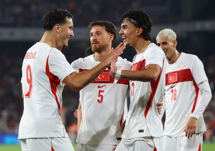 Galatasaray'dan Can Uzun, Deniz Gül ve Yusuf Akçiçek bombası - Resim : 2