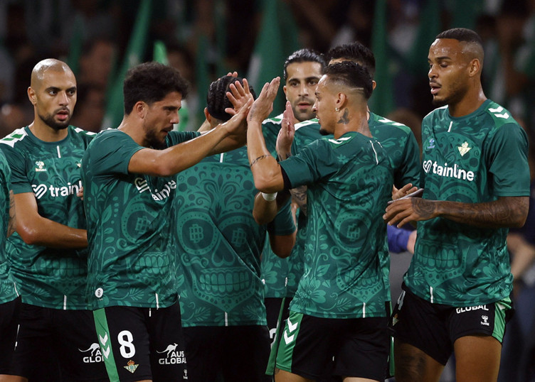 Fenerbahçe Sofyan Amrabat'ı Olympiakos veya Villarreal'e gönderebilir - Resim : 2