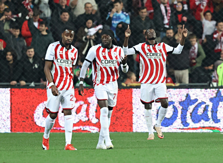 Sadece Mouandilmadji değilmiş! Samsunspor'un bir yıldızına daha resmi teklif gelmiş - Resim : 2