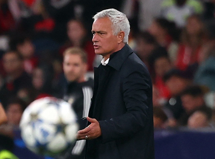 Atletico CP maçından sonra Jose Mourinho'dan oyuncularına yaylım ateşi: Benim kapımı çalmayın - Resim : 1