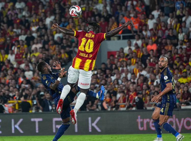 Fenerbahçe, Galatasaray ve Beşiktaş'ın takip ettiği Olaitan Göztepe'de kriz çıkardı - Resim : 2