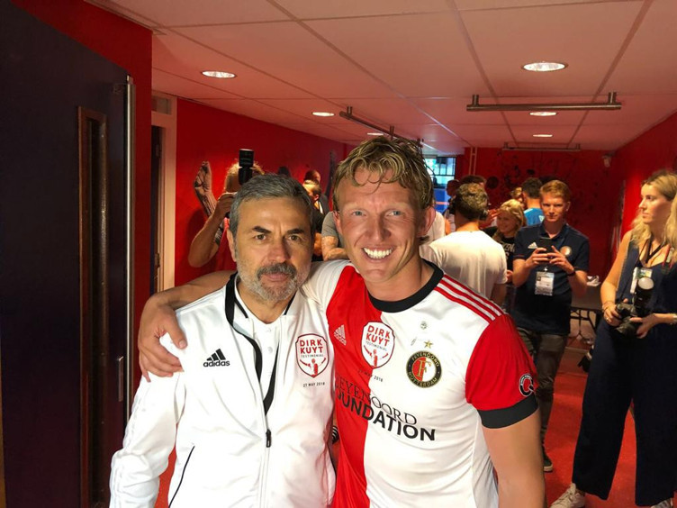 Önce Aykut Kocaman sonra Dirk Kuyt! Aziz Yıldırım'la görüşme yapıldı - Resim : 2