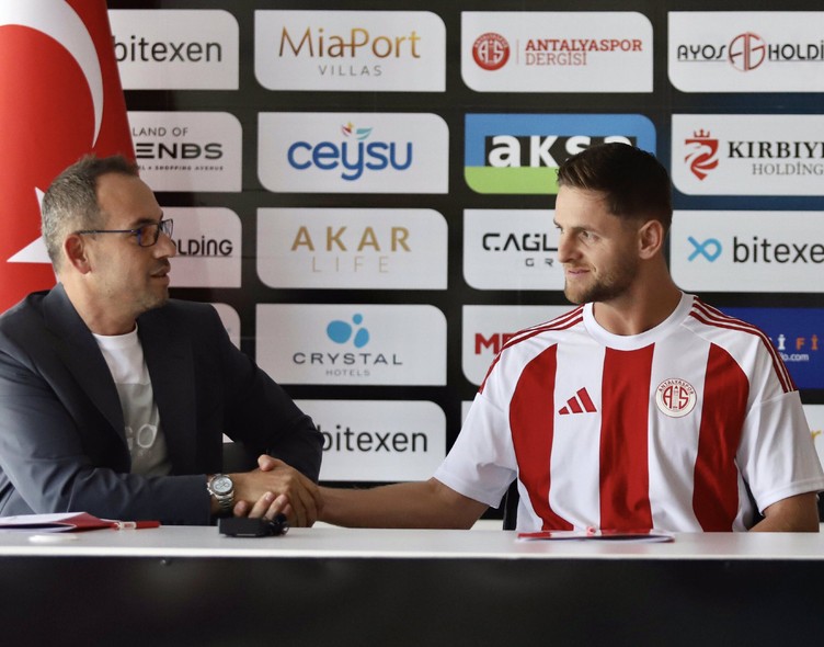 Antalyaspor'un yeni transferleri Soner Dikmen ve Kenan Piric, yeni sezondan umutlu - Resim : 1