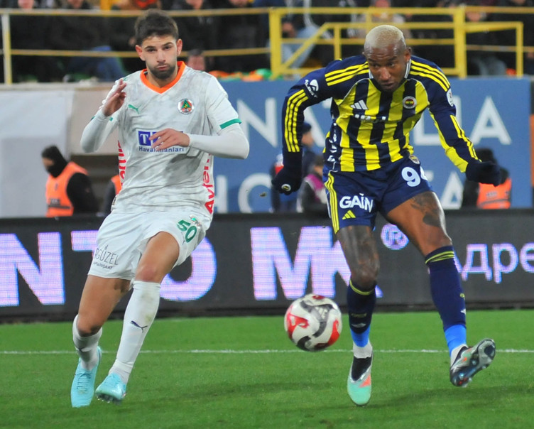 Galatasaray Ümit Akdağ ve Zeki Çelik'le görüşmelere başladı - Resim : 2