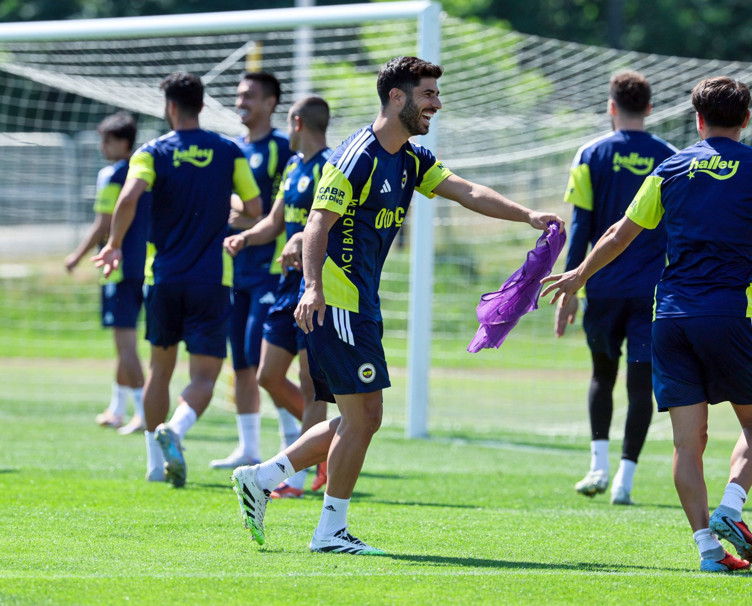 İsmail Kartal bu 11 futbolcuyu istemedi! Amrabat, Diego Carlos, Livakovic, Musaba... - Resim : 1