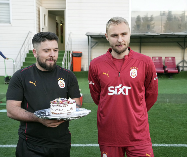 Okan Buruk Nelsson'un yüzünü bile görmek istemiyor: Kampa gelmeden kendine yeni bir kulüp bul - Resim : 2
