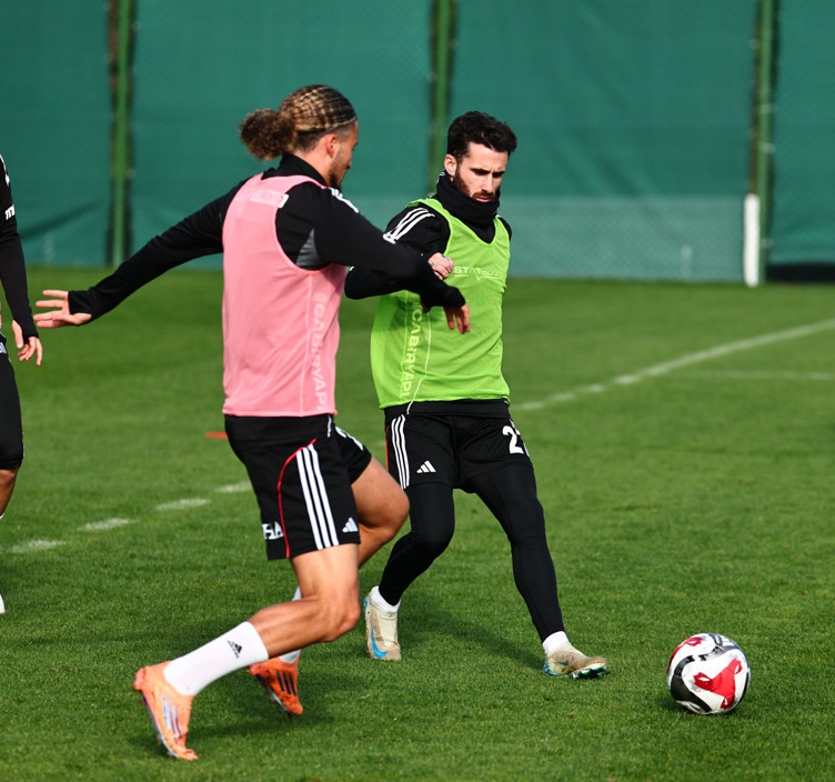 Beşiktaş'ta Rafa Silva krizi şimdilik sona erdi! Antrenmana çıktı ama... - Resim : 2