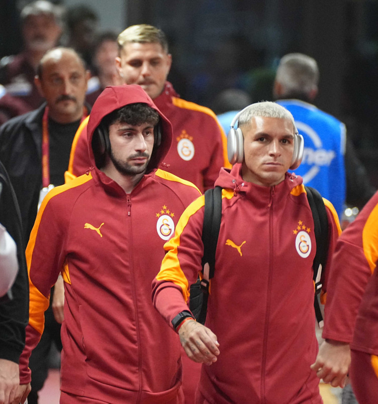 Okan Buruk Yusuf Demir'in hesabını kesti - Resim : 2