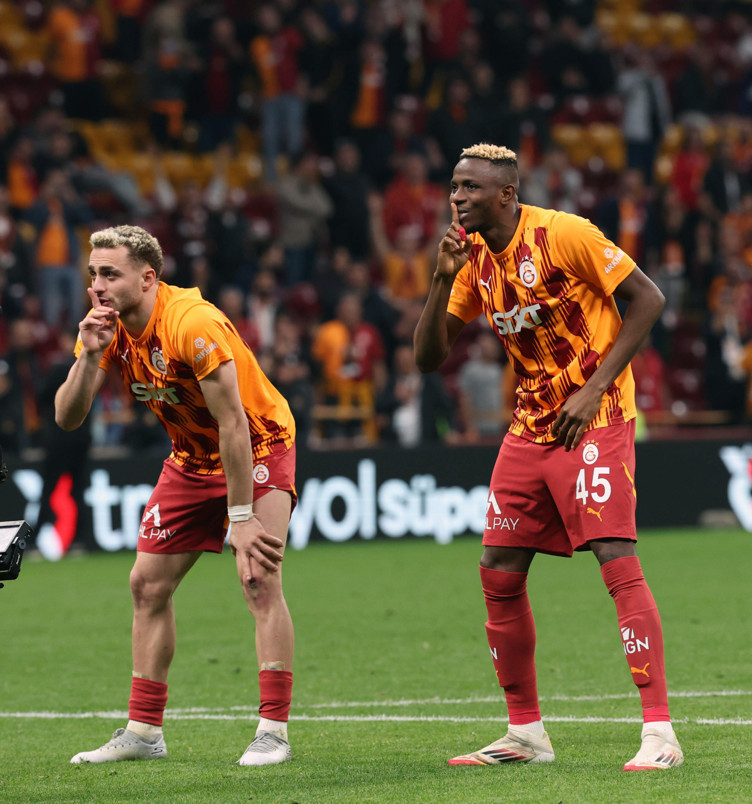 Osimhen'den Barış Alper Yılmaz'a: İspanya'ya karşı harika oynadın. Devamını Galatasaray'da getireceksin - Resim : 2