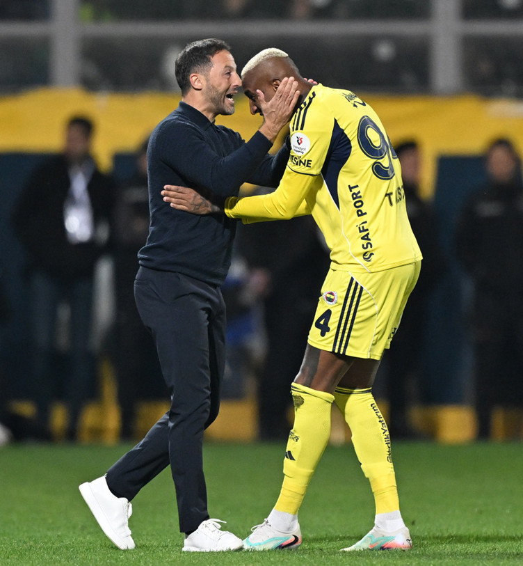 Domenico Tedesco'dan oyuncularına 'Galatasaray' yasağı! - Resim : 1