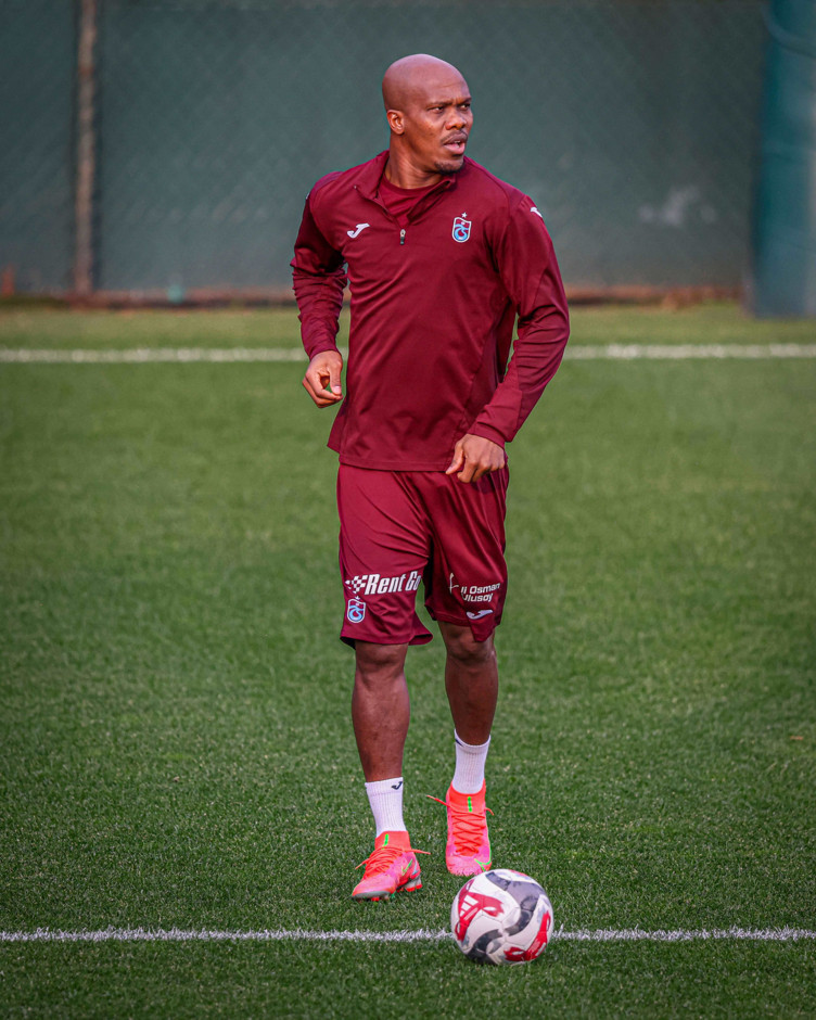 Fatih Tekke, Anthony Nwakaeme'nin durumunu yakından takip ediyor - Resim : 2